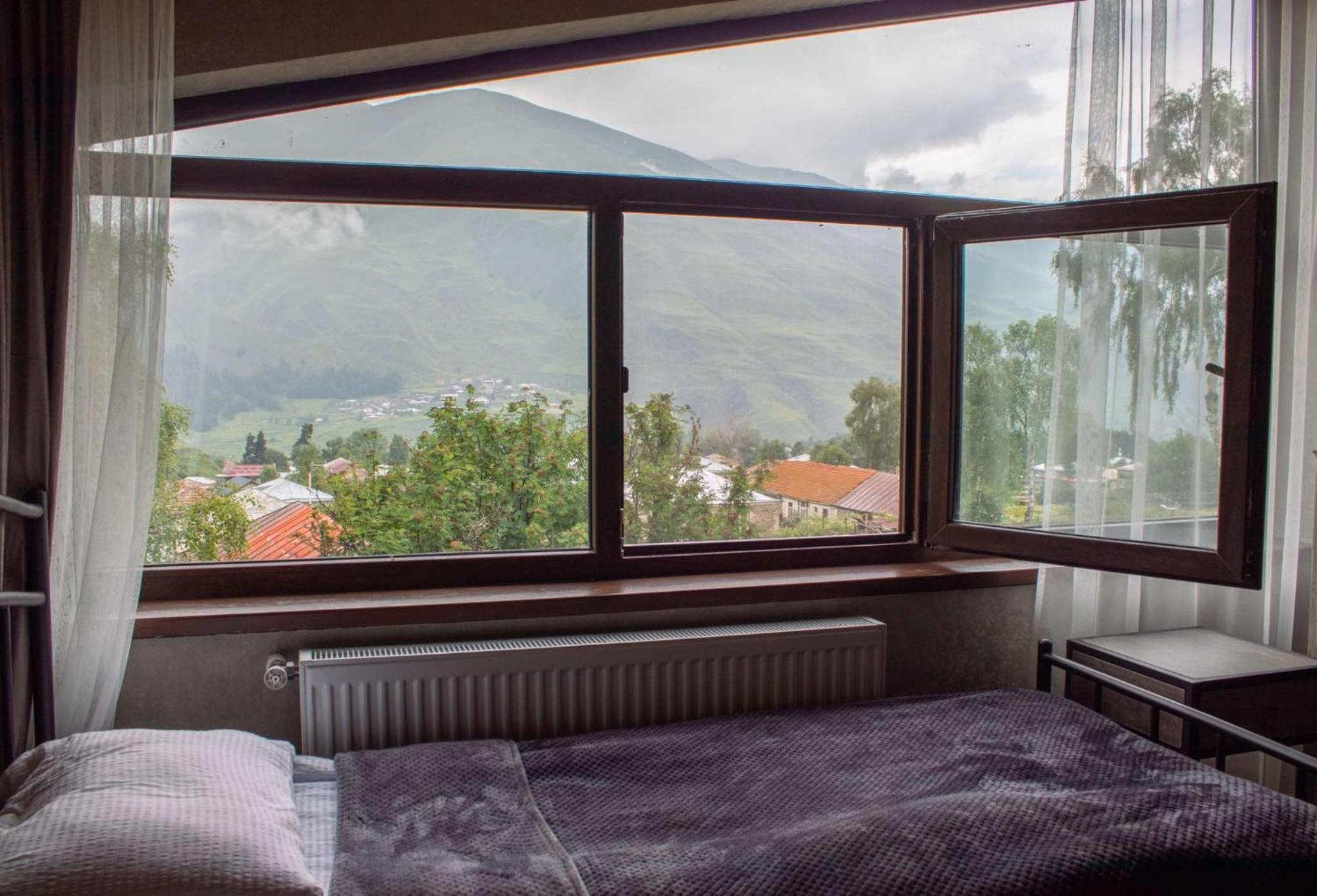 Hotel Garemta à Kazbegi Extérieur photo